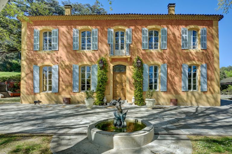 bastide 12 Pièces en location saisonnière sur CABRIES (13480)