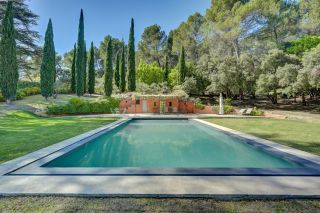 bastide 12 Pièces en location saisonnière sur CABRIES (13480)