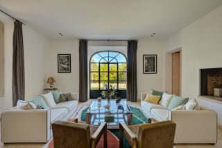 bastide 12 Pièces en location saisonnière sur CABRIES (13480)