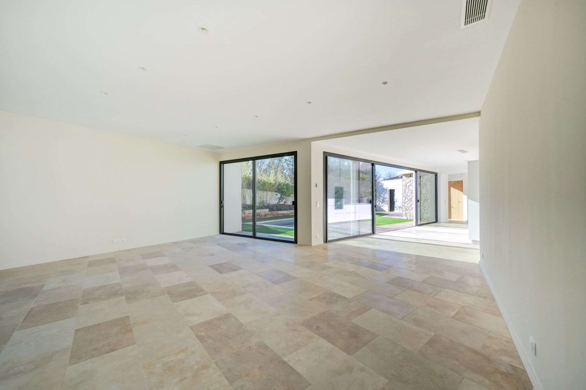 house 4 Rooms for sale on AIX EN PROVENCE (13100)