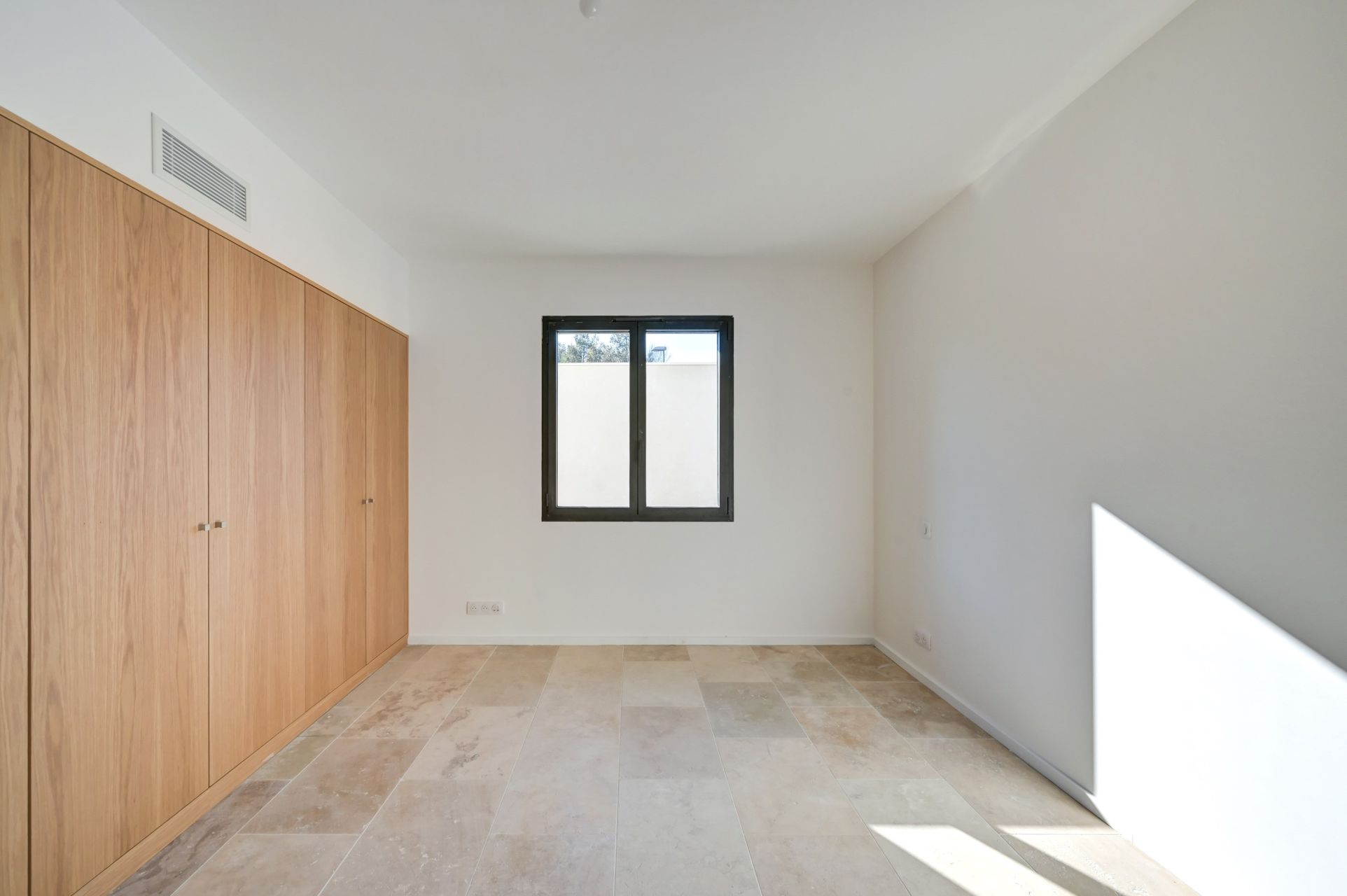 house 4 Rooms for sale on AIX EN PROVENCE (13100)