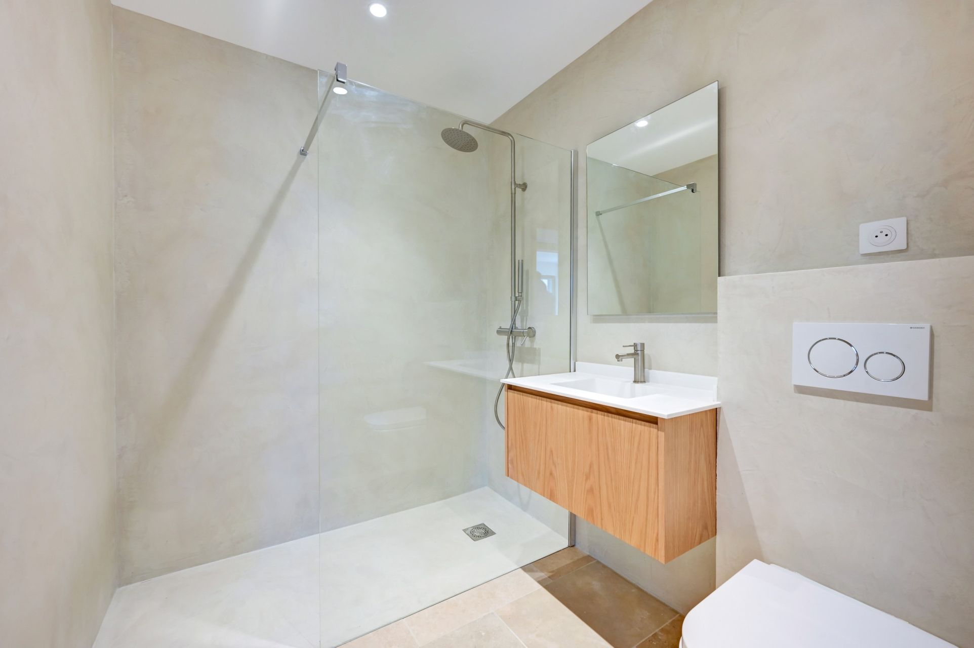 house 4 Rooms for sale on AIX EN PROVENCE (13100)