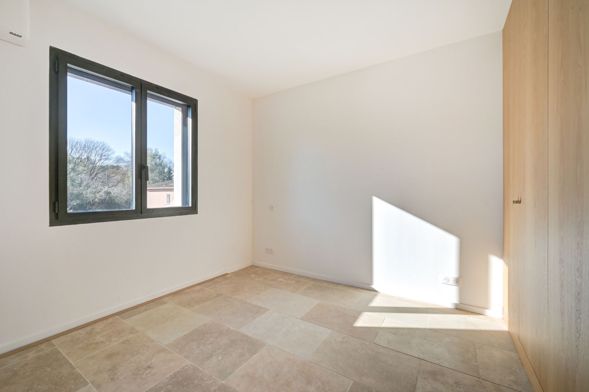 house 4 Rooms for sale on AIX EN PROVENCE (13100)