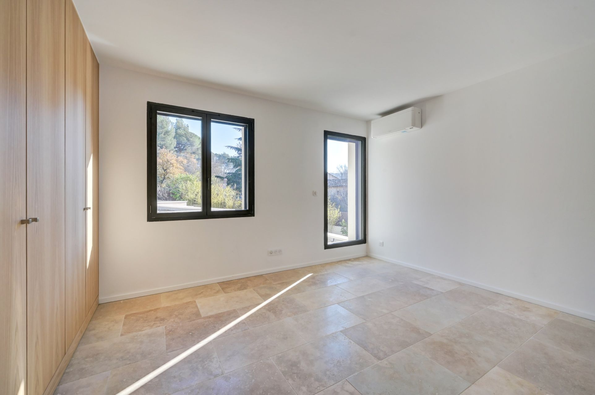house 4 Rooms for sale on AIX EN PROVENCE (13100)
