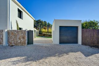 house 4 Rooms for sale on AIX EN PROVENCE (13100)