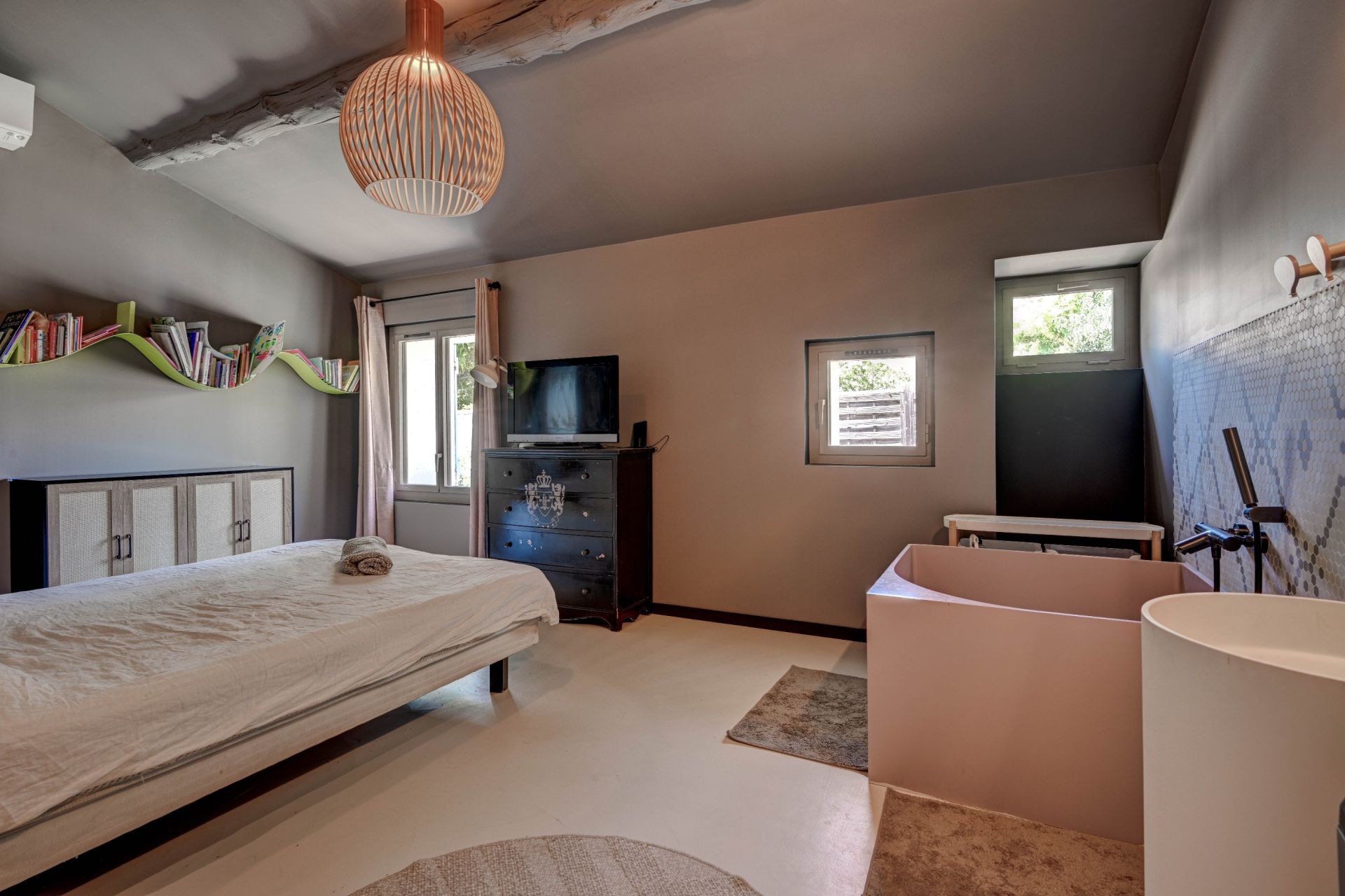 house 5 Rooms for sale on AIX EN PROVENCE (13100)