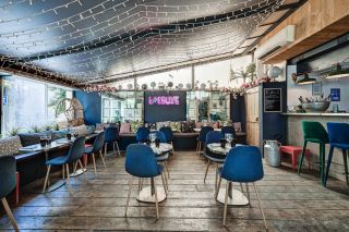 house 5 Rooms for sale on AIX EN PROVENCE (13100)