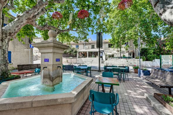 Sale House Aix-en-Provence 5 Rooms 250 m²