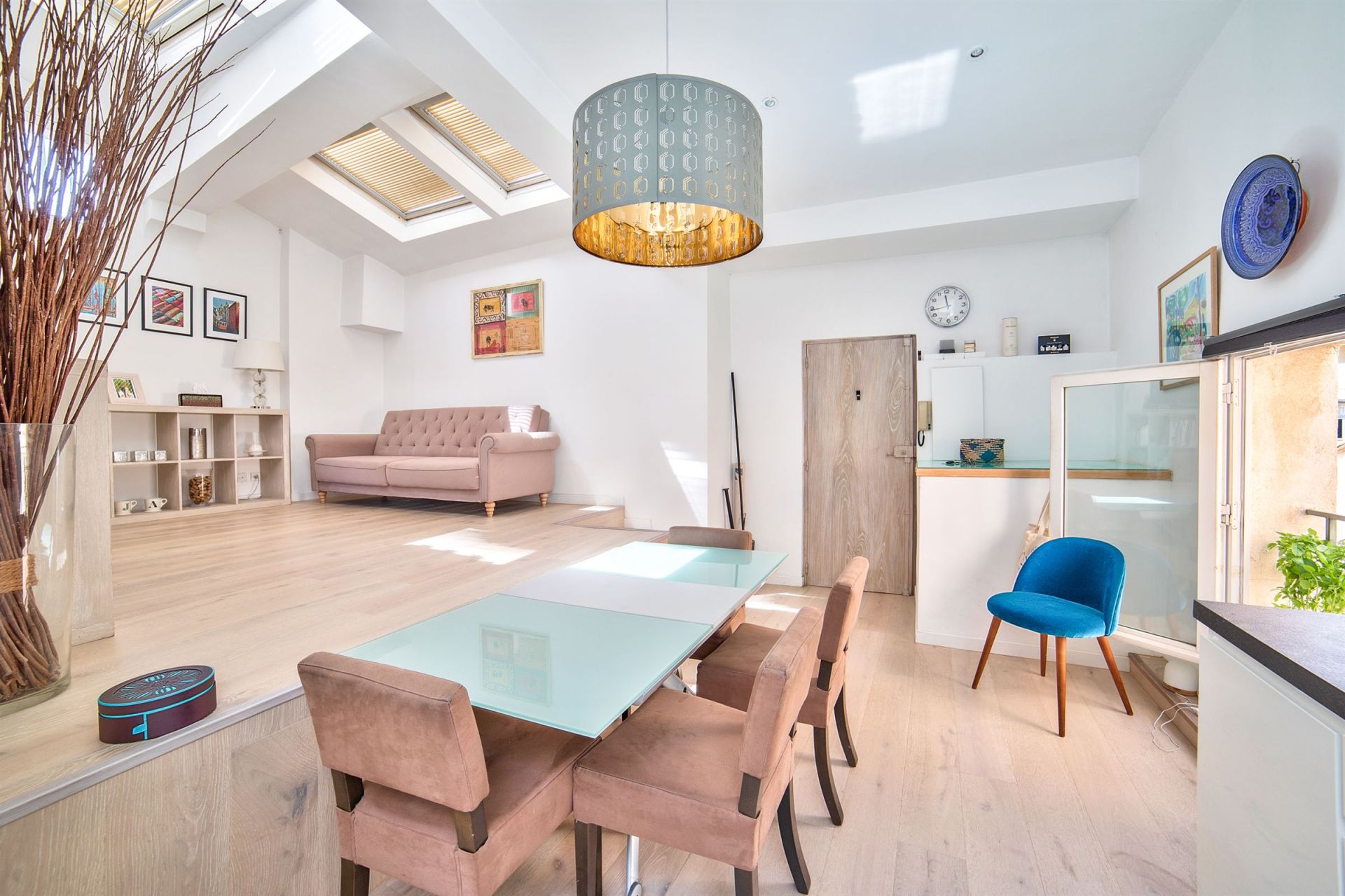 apartment 3 Rooms for sale on AIX EN PROVENCE (13100)