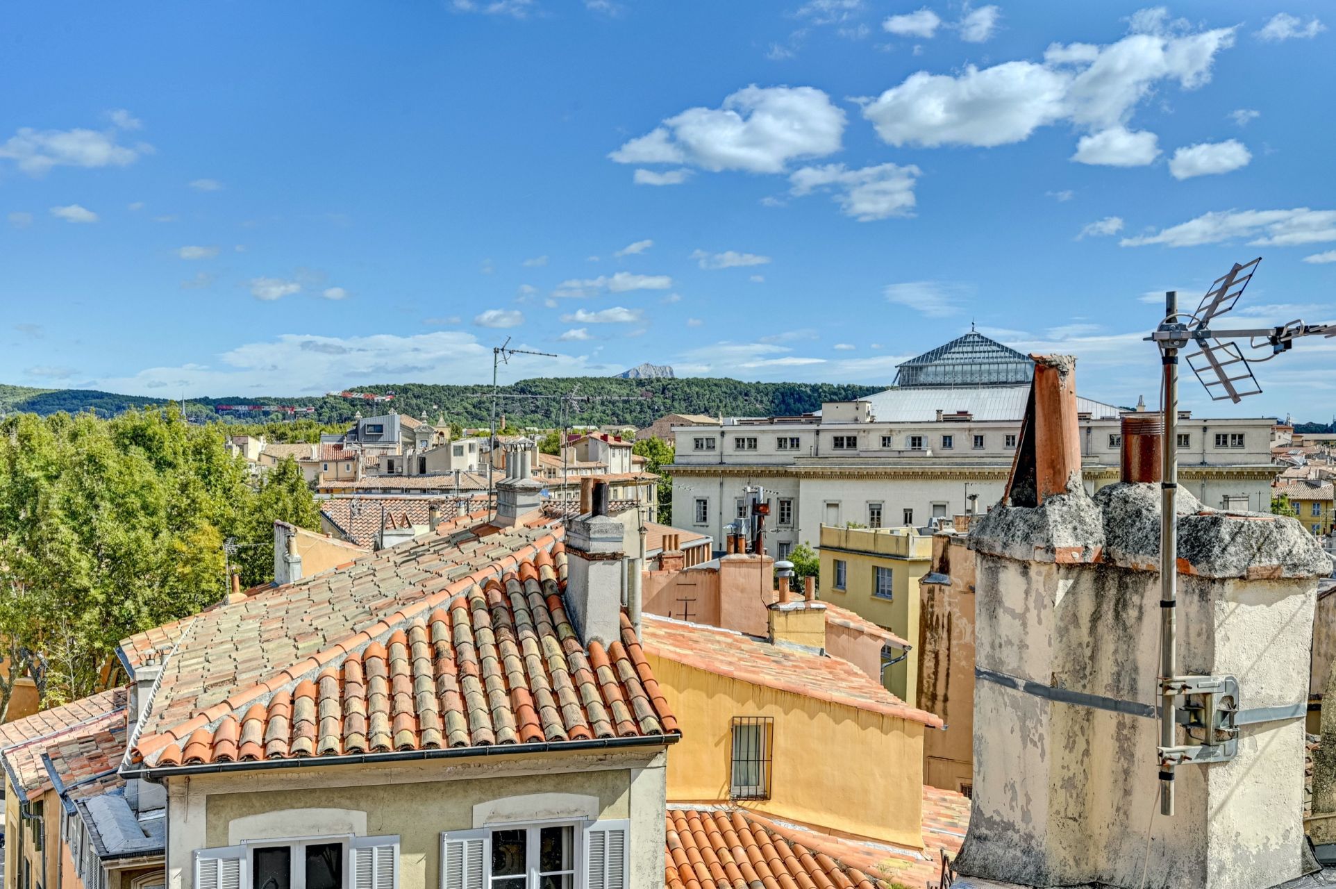 apartment 3 Rooms for sale on AIX EN PROVENCE (13100)