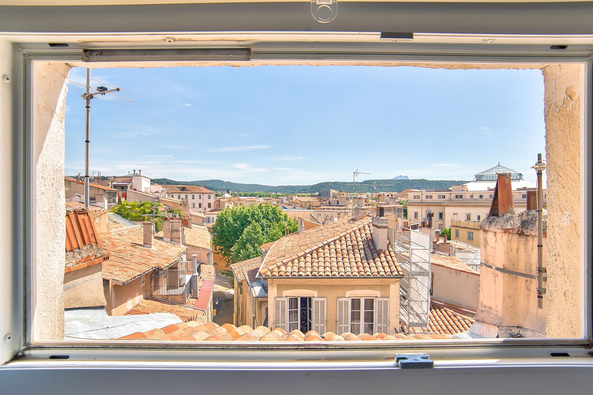 apartment 3 Rooms for sale on AIX EN PROVENCE (13100)