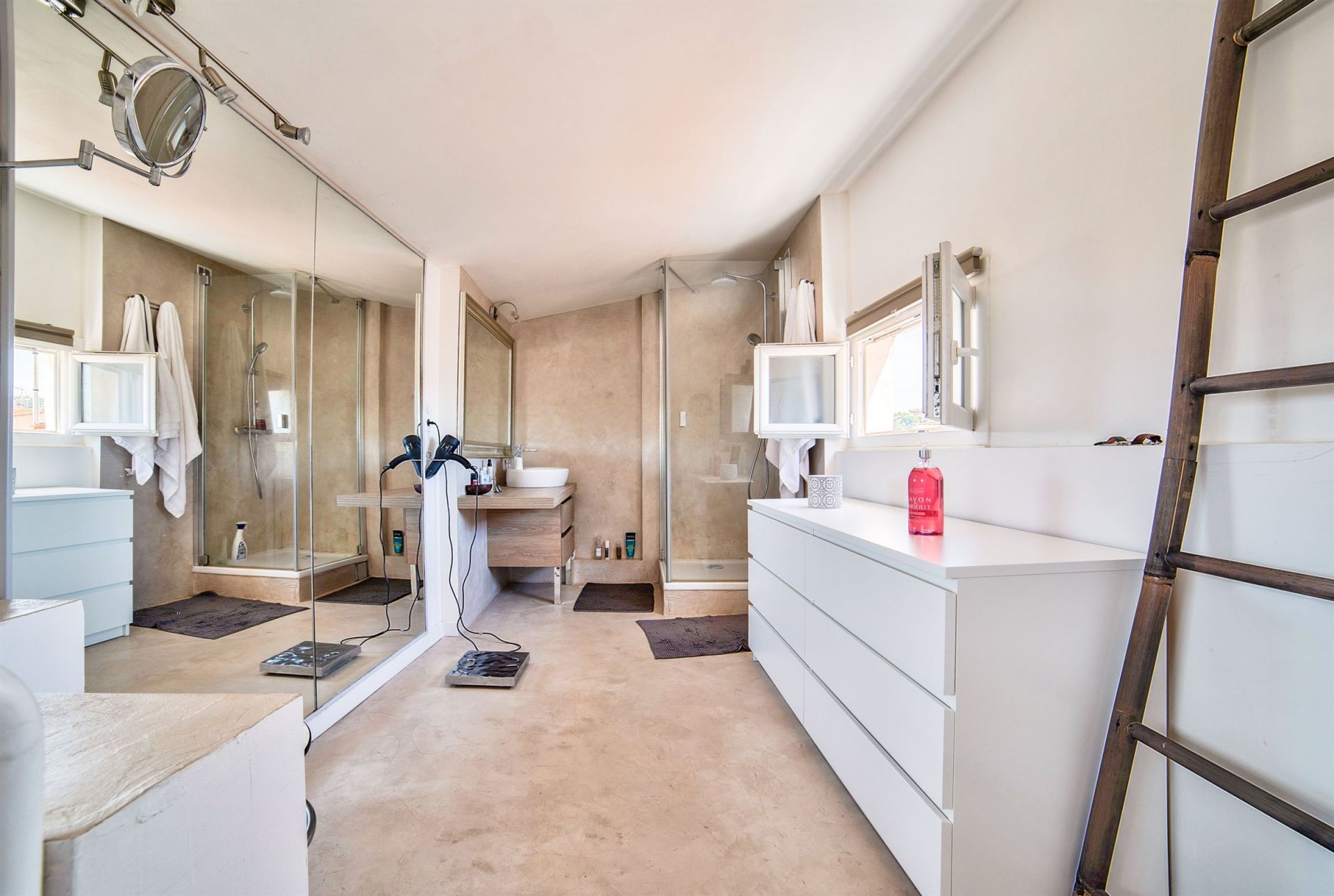 apartment 3 Rooms for sale on AIX EN PROVENCE (13100)