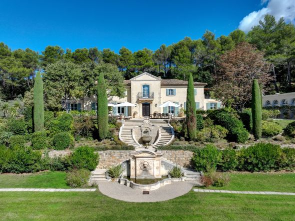 Vente Maison Aix-en-Provence 16 Pièces 500 m²