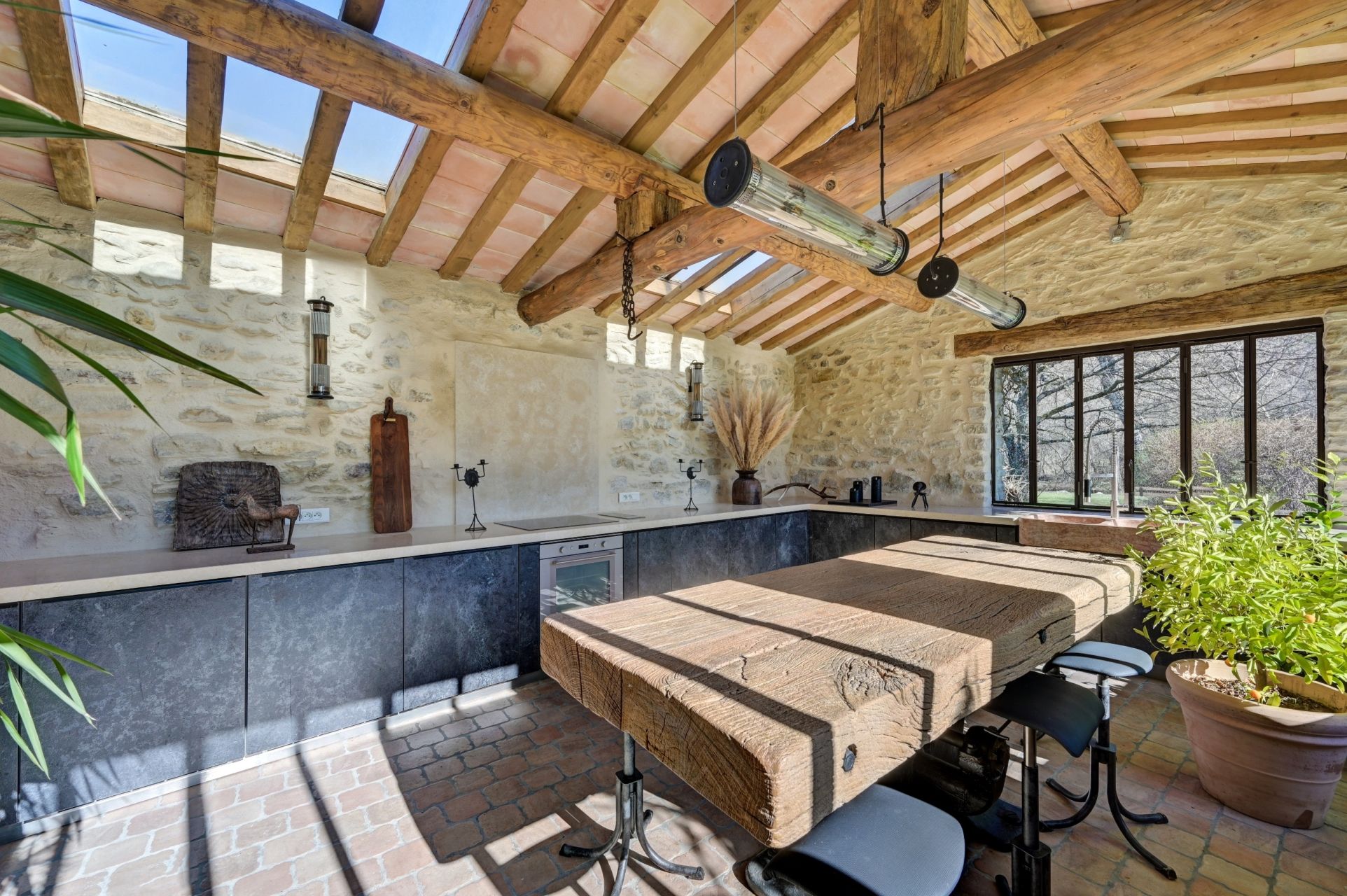 house 15 Rooms for sale on FORCALQUIER (04300)