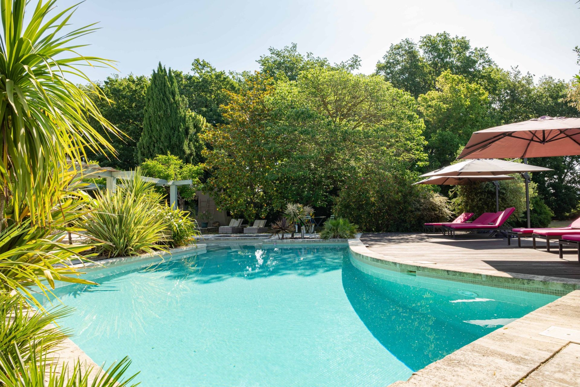 house 10 Rooms for sale on AIX EN PROVENCE (13100)