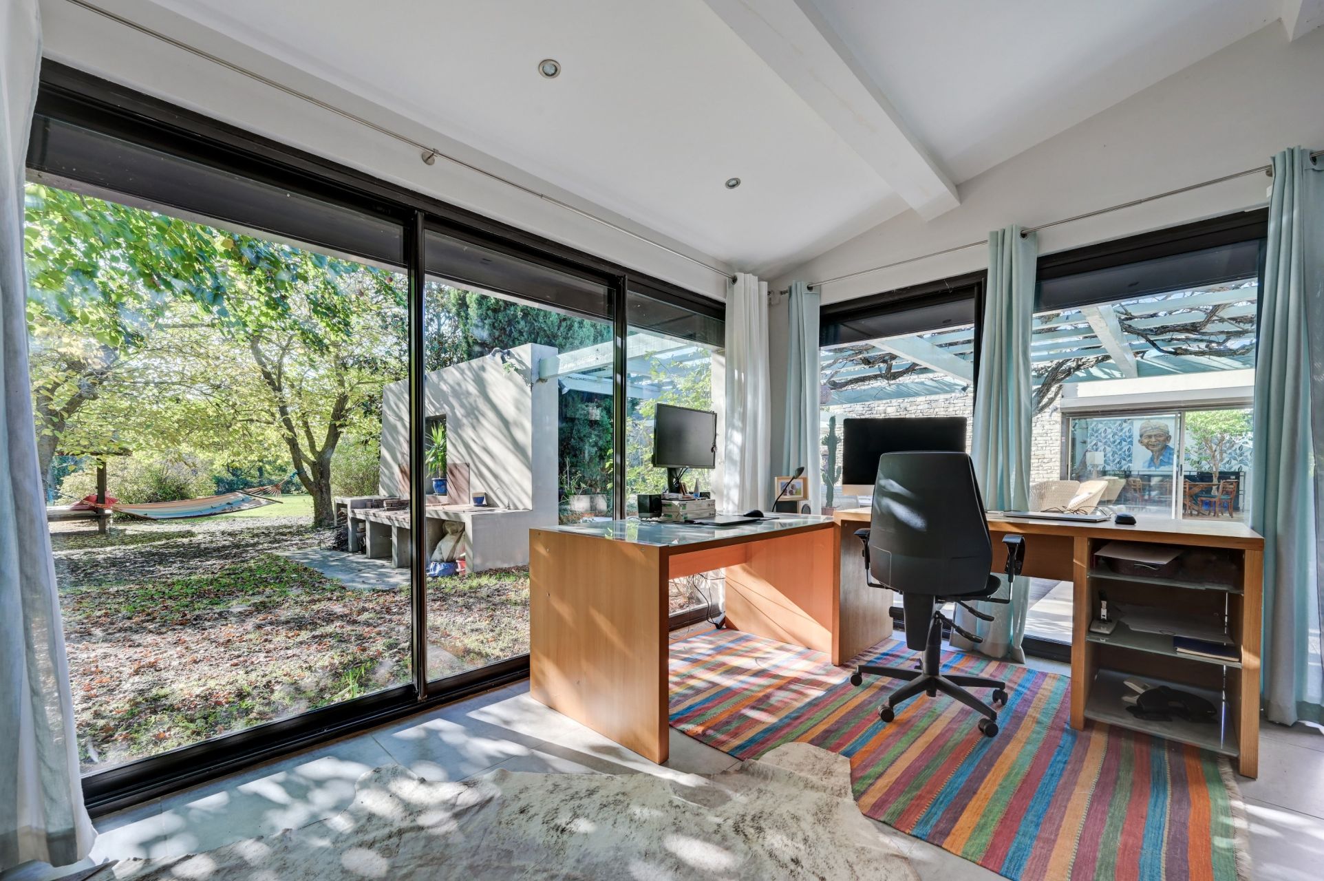 house 10 Rooms for sale on AIX EN PROVENCE (13100)