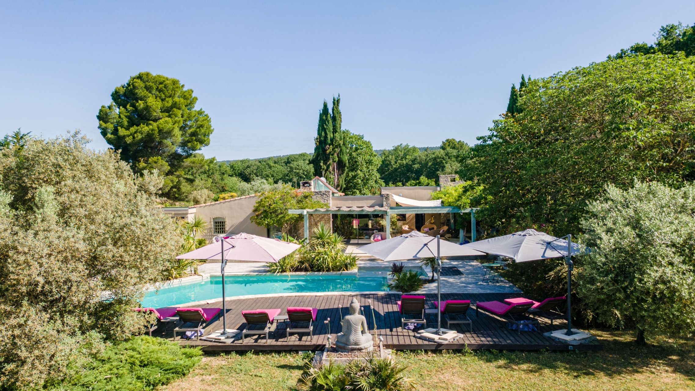 house 10 Rooms for sale on AIX EN PROVENCE (13100)