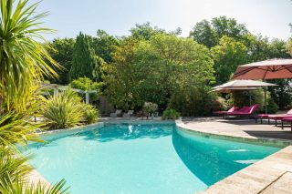 house 10 Rooms for sale on AIX EN PROVENCE (13100)