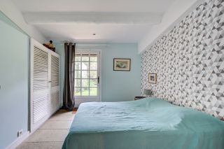 house 10 Rooms for sale on AIX EN PROVENCE (13100)