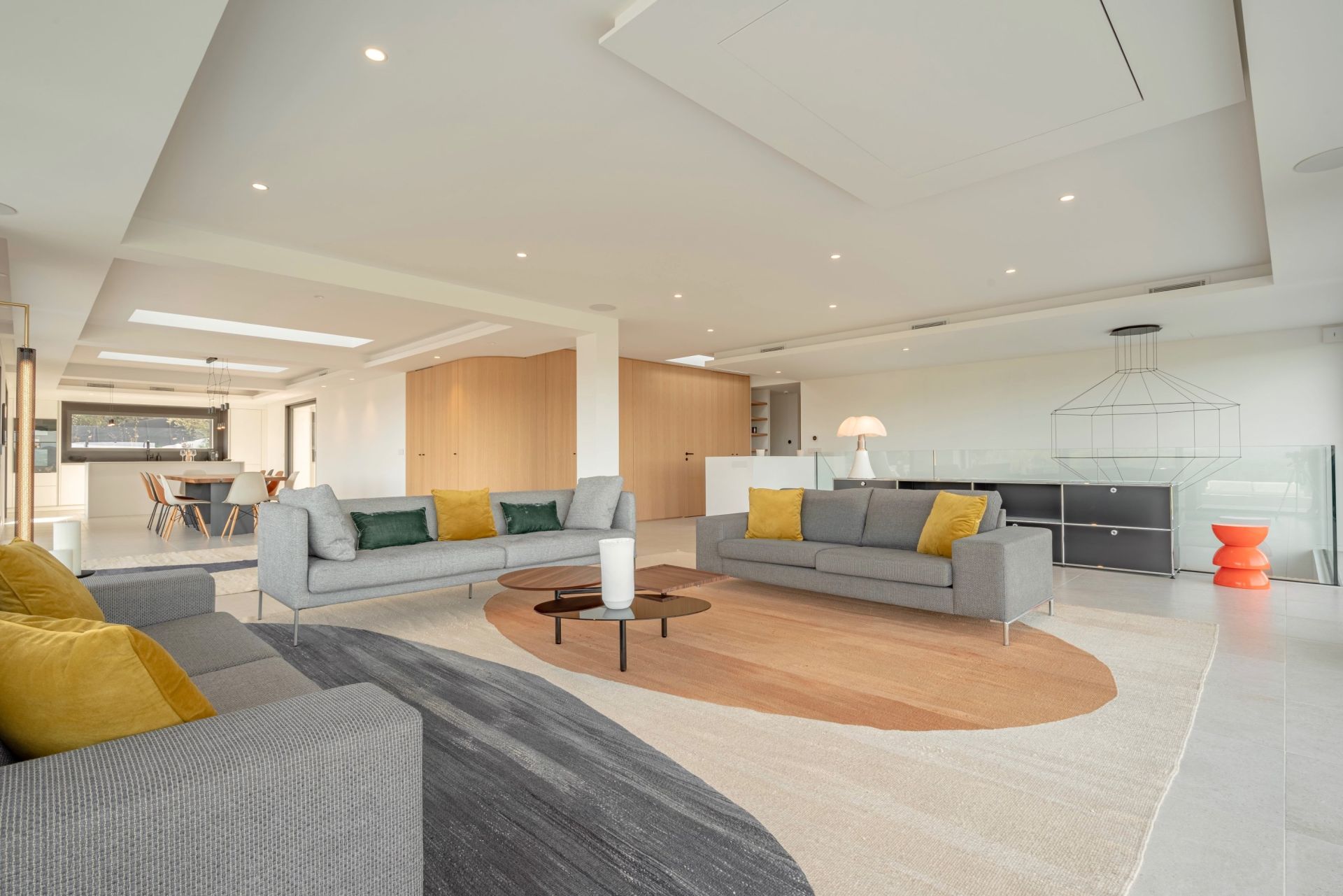 villa 7 Rooms for sale on AIX EN PROVENCE (13100)