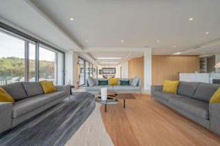 villa 7 Rooms for sale on AIX EN PROVENCE (13100)