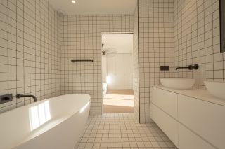 villa 7 Rooms for sale on AIX EN PROVENCE (13100)