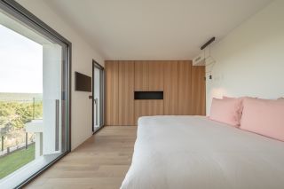 villa 7 Rooms for sale on AIX EN PROVENCE (13100)