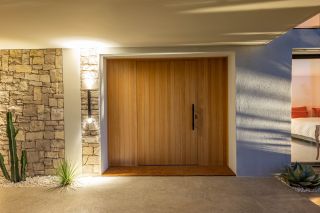 villa 7 Rooms for sale on AIX EN PROVENCE (13100)