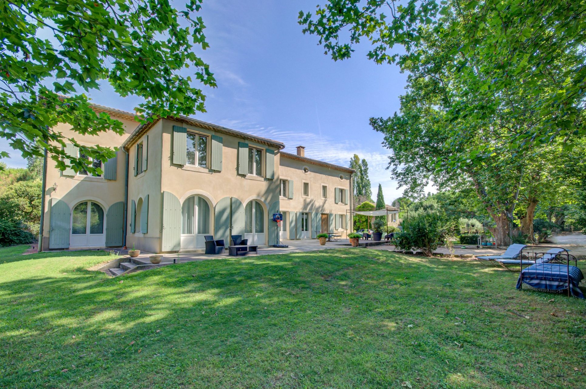 house 12 Rooms for sale on AIX EN PROVENCE (13100)