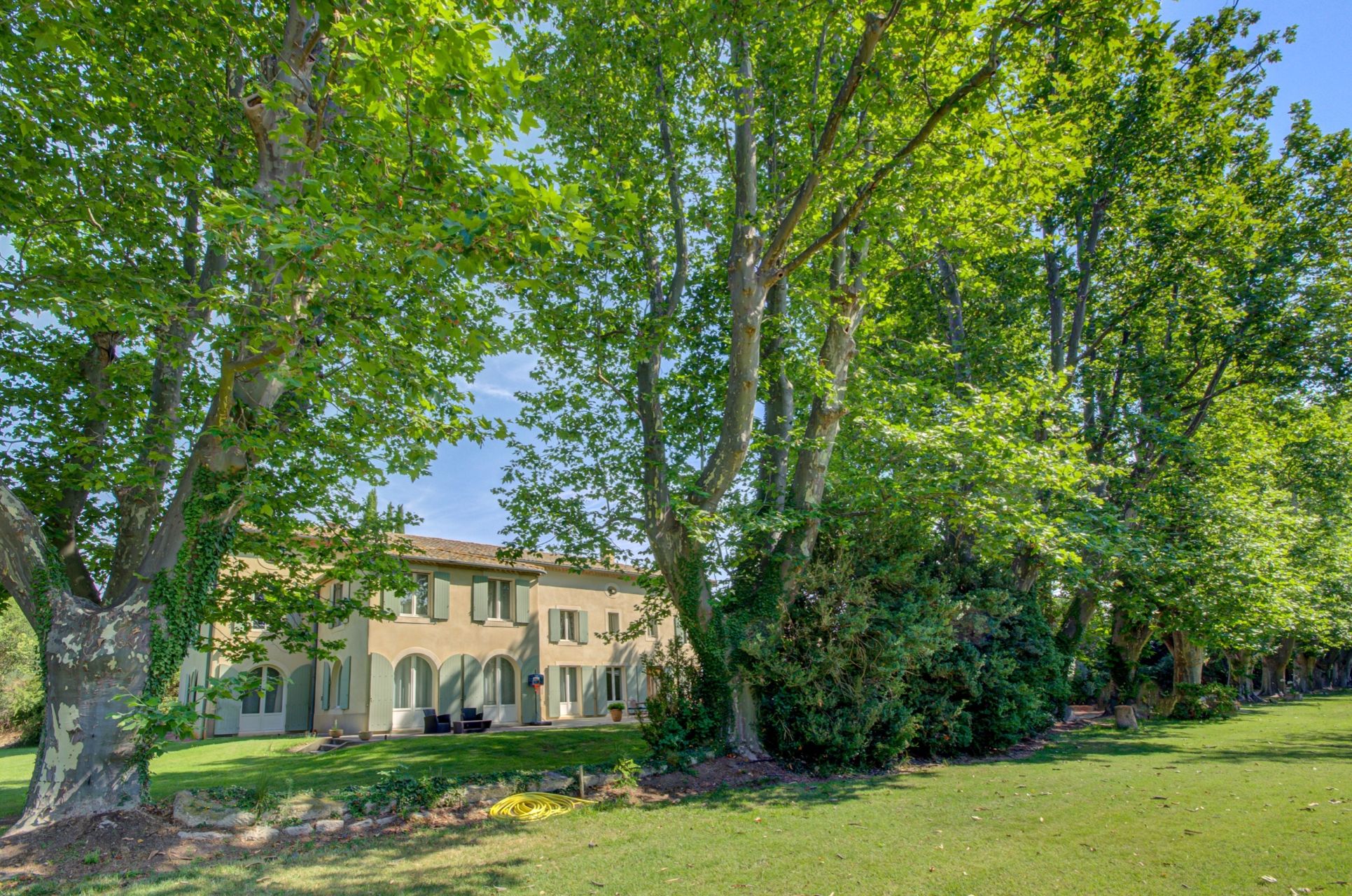 house 12 Rooms for sale on AIX EN PROVENCE (13100)