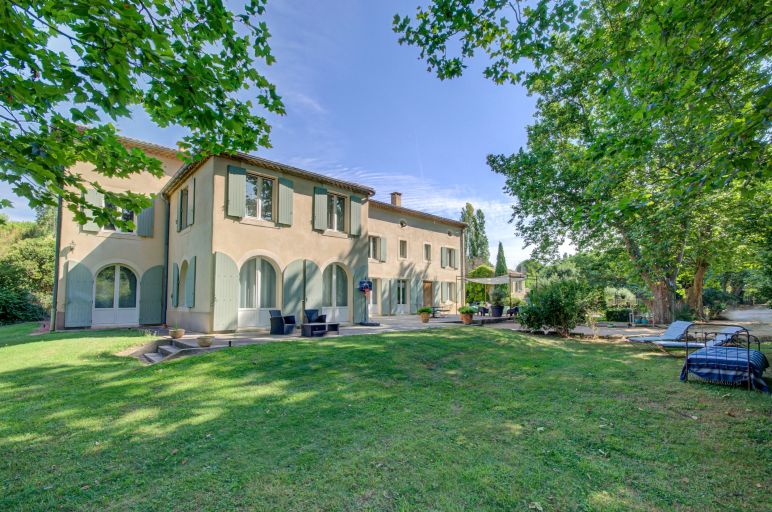 house 12 Rooms for sale on AIX EN PROVENCE (13100)