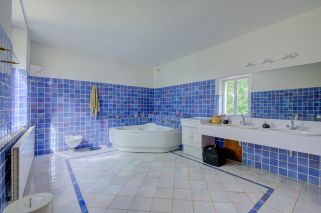 house 12 Rooms for sale on AIX EN PROVENCE (13100)