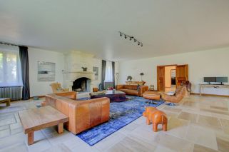 house 12 Rooms for sale on AIX EN PROVENCE (13100)