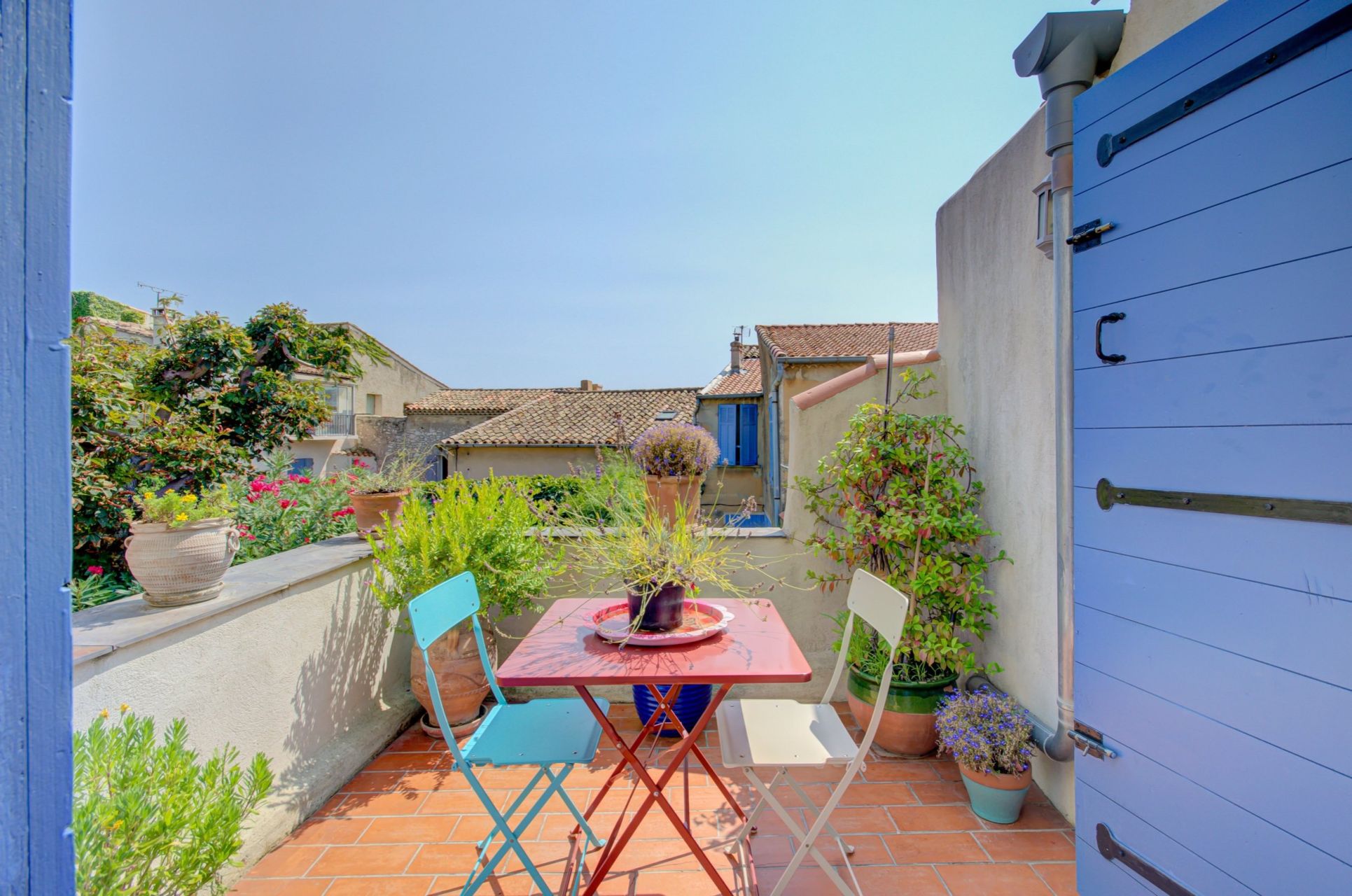 house 6 Rooms for sale on AIX EN PROVENCE (13100)