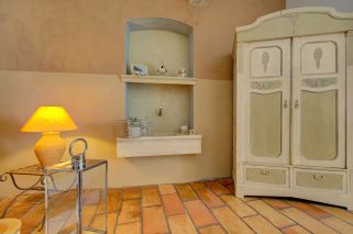 house 6 Rooms for sale on AIX EN PROVENCE (13100)