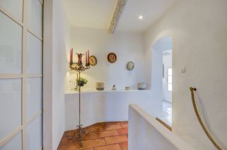 house 6 Rooms for sale on AIX EN PROVENCE (13100)