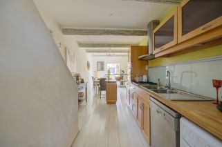 house 6 Rooms for sale on AIX EN PROVENCE (13100)