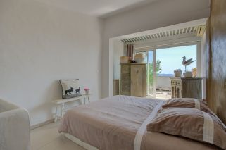 house 6 Rooms for sale on AIX EN PROVENCE (13100)