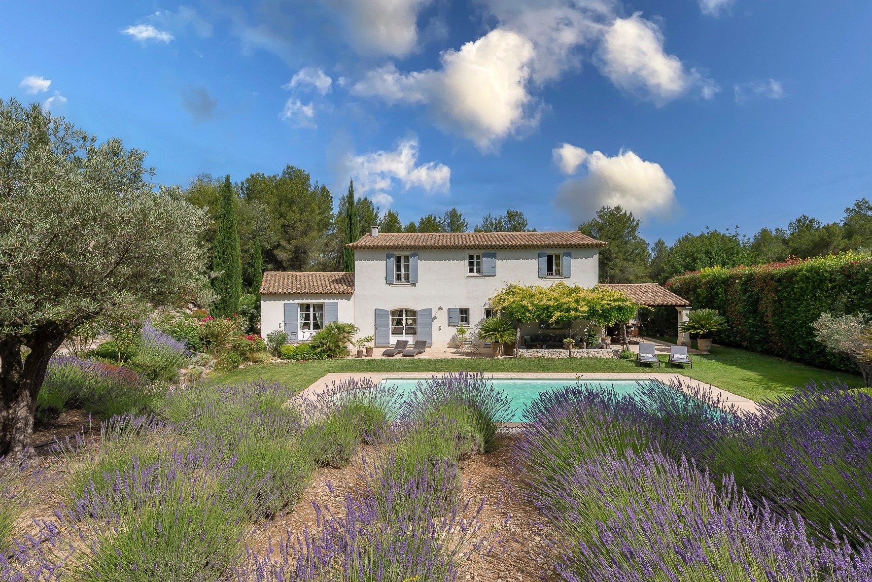 house 7 Rooms for sale on AIX EN PROVENCE (13100)
