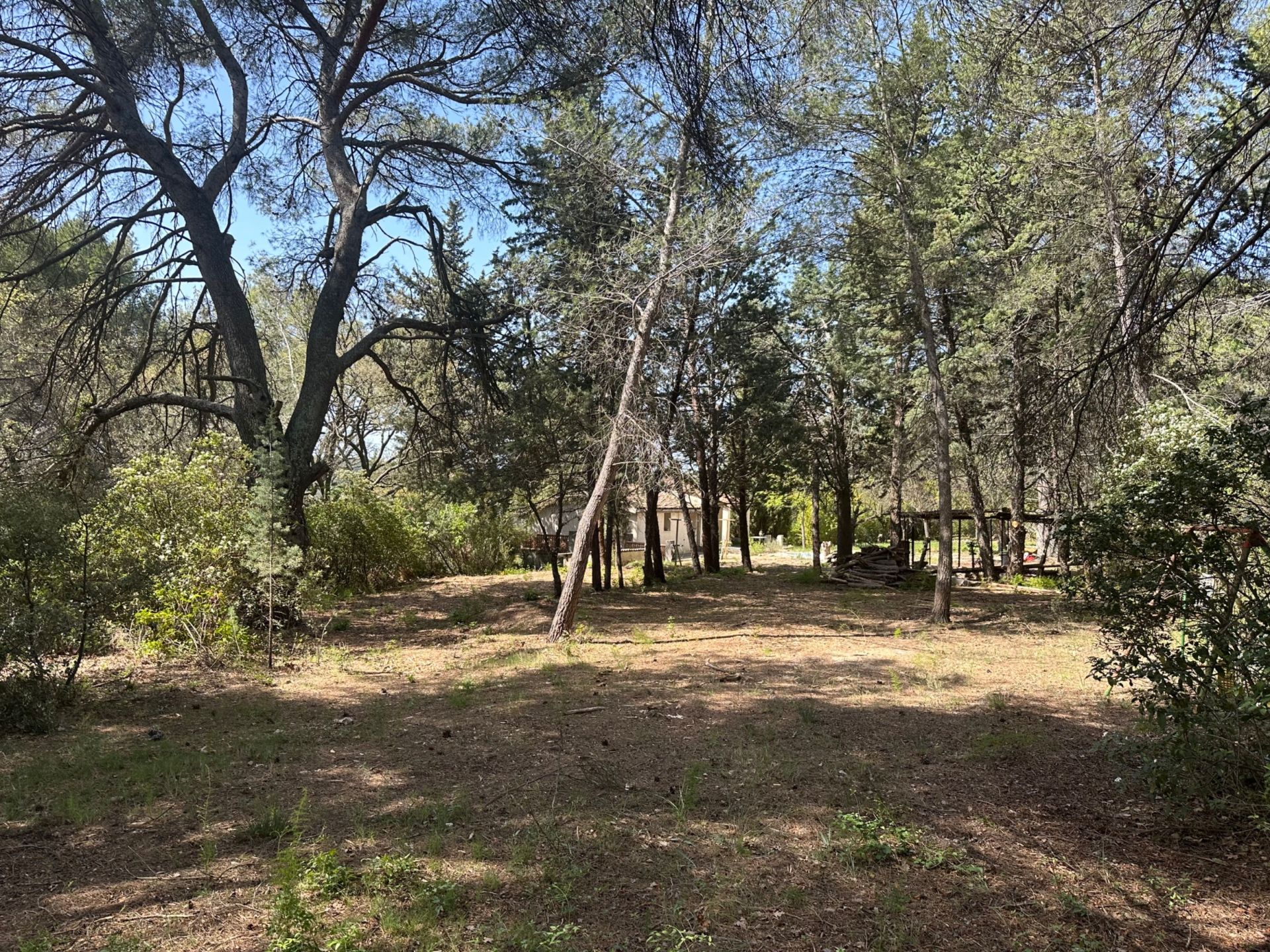 construction to be renovated 6 Rooms for sale on EGUILLES (13510)