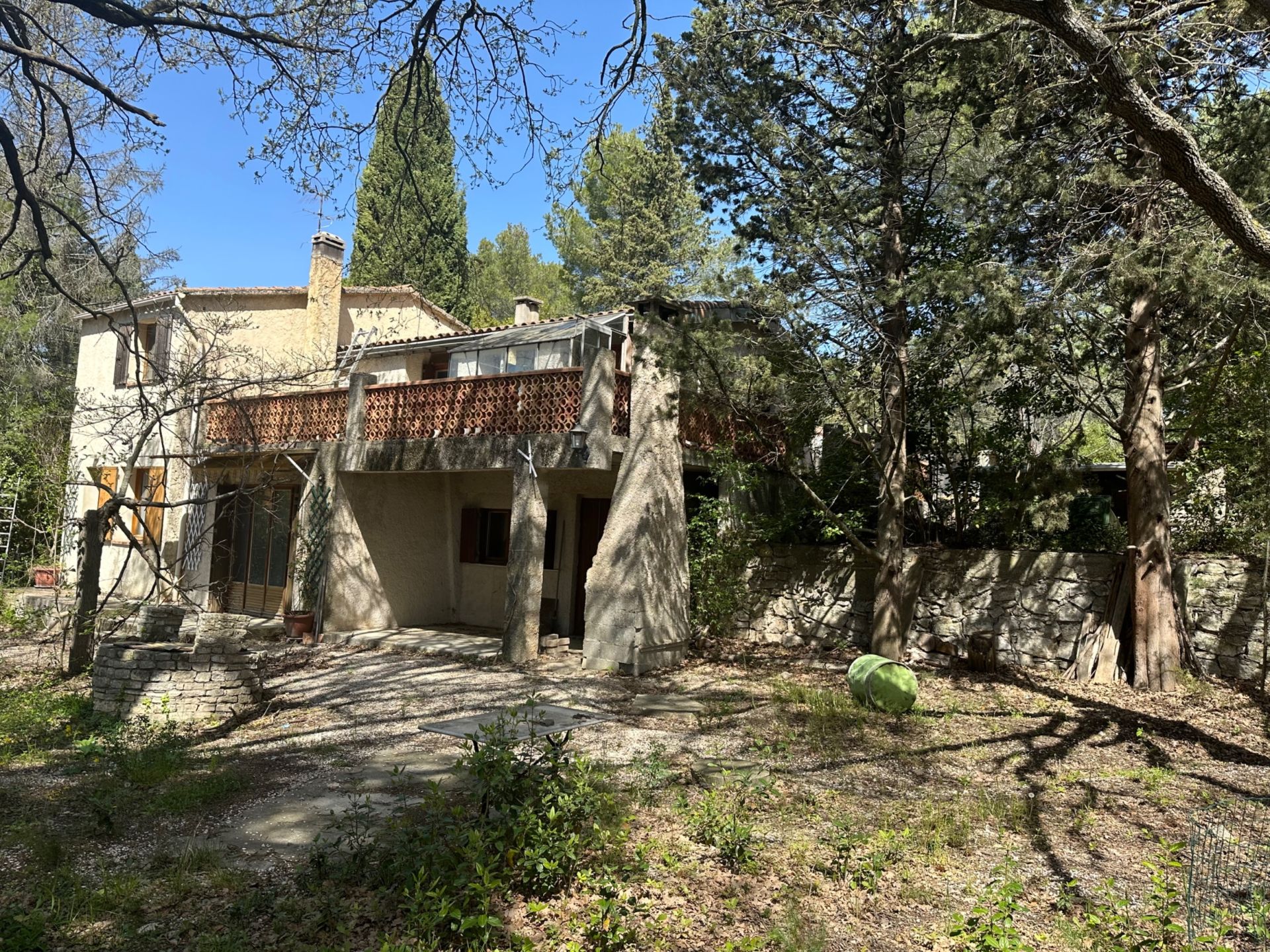 construction to be renovated 6 Rooms for sale on EGUILLES (13510)