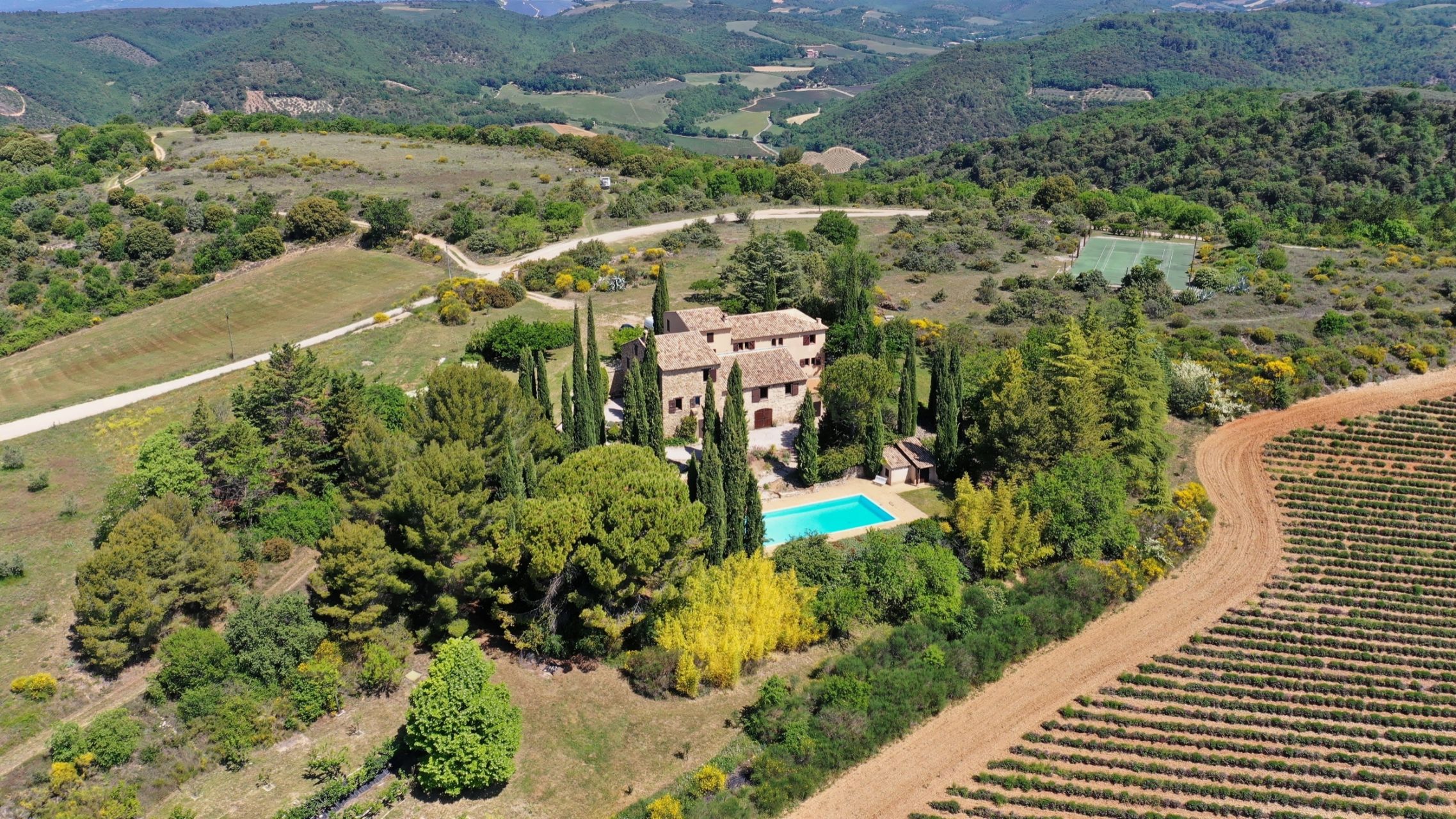 house 18 Rooms for sale on ORAISON (04700)