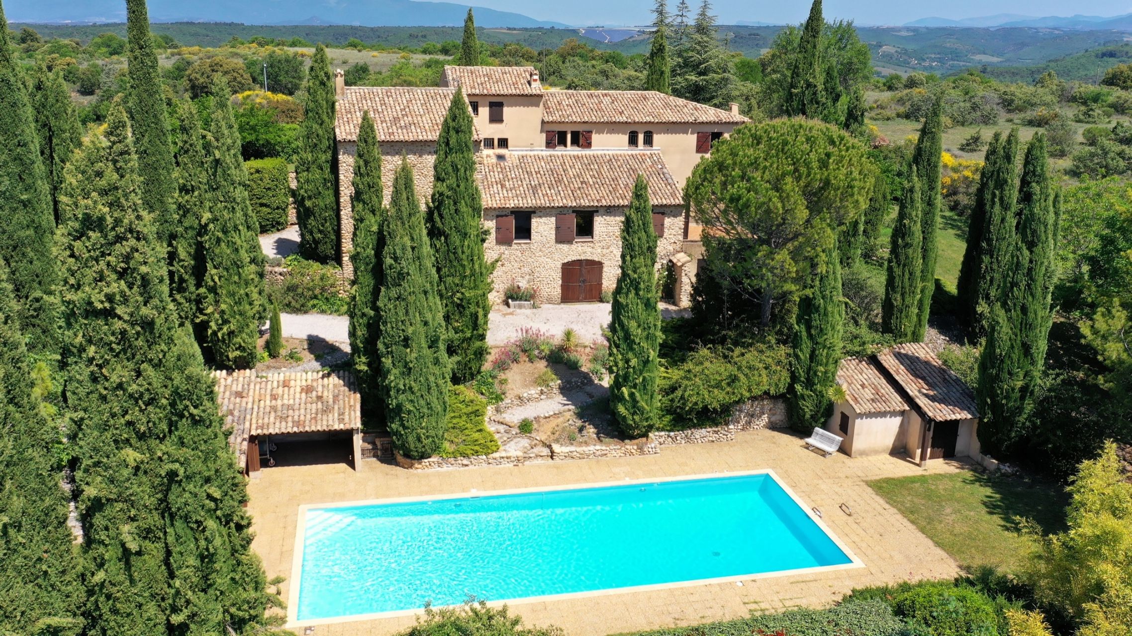 house 18 Rooms for sale on ORAISON (04700)