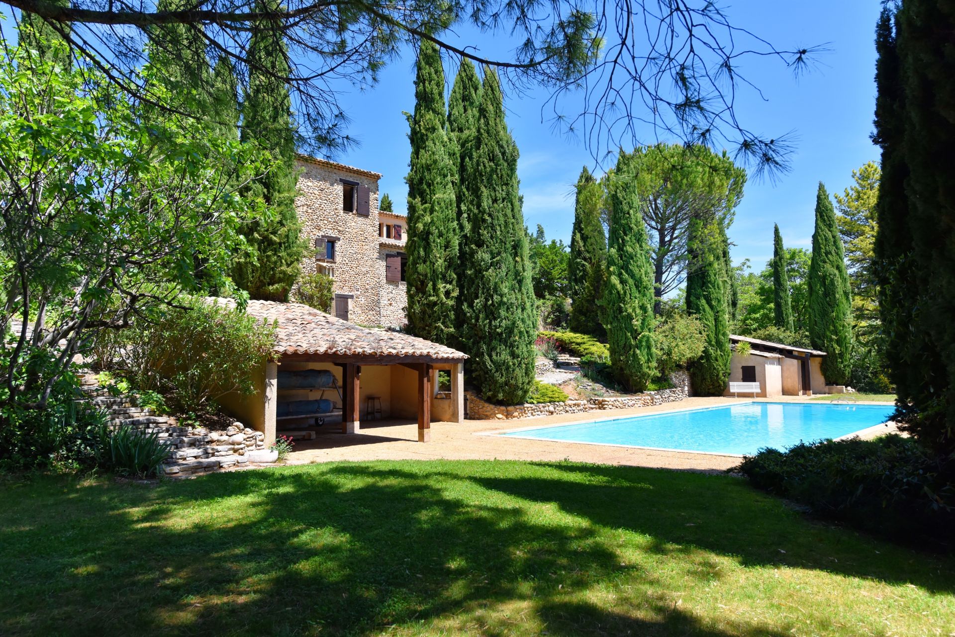 house 18 Rooms for sale on ORAISON (04700)