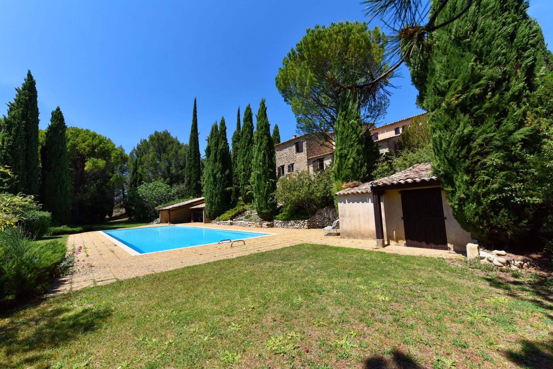 house 18 Rooms for sale on ORAISON (04700)