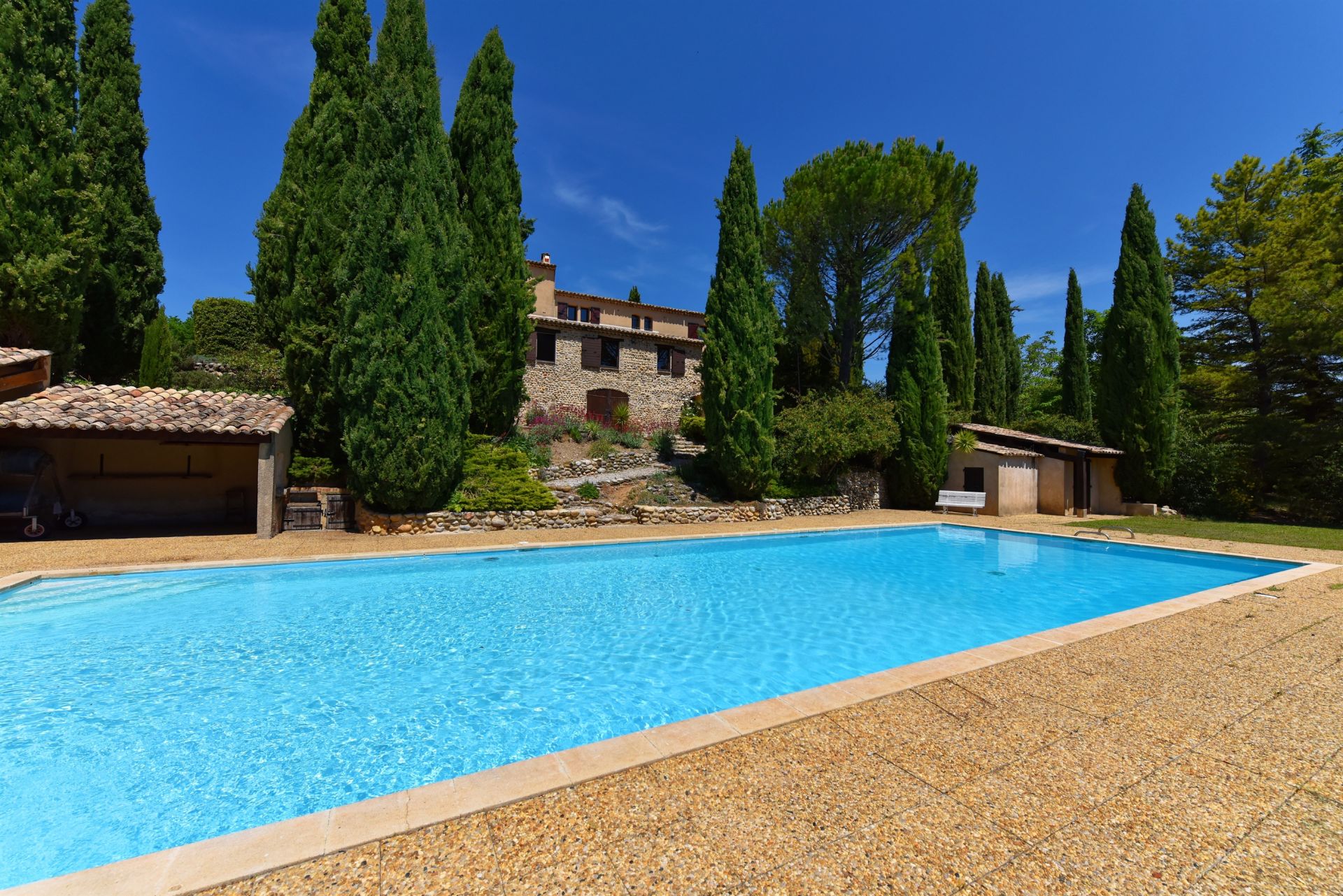 house 18 Rooms for sale on ORAISON (04700)