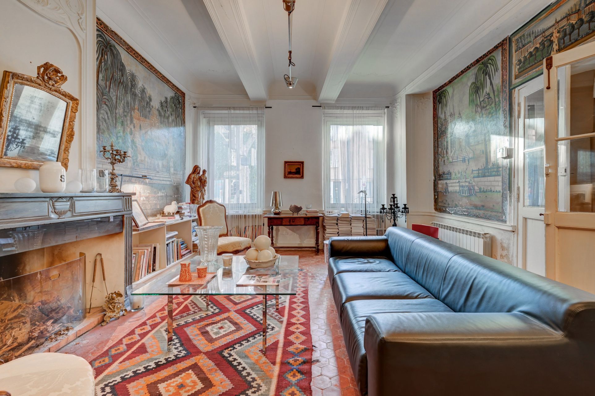 house 10 Rooms for sale on AIX EN PROVENCE (13100)