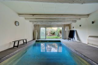 house 10 Rooms for sale on AIX EN PROVENCE (13100)