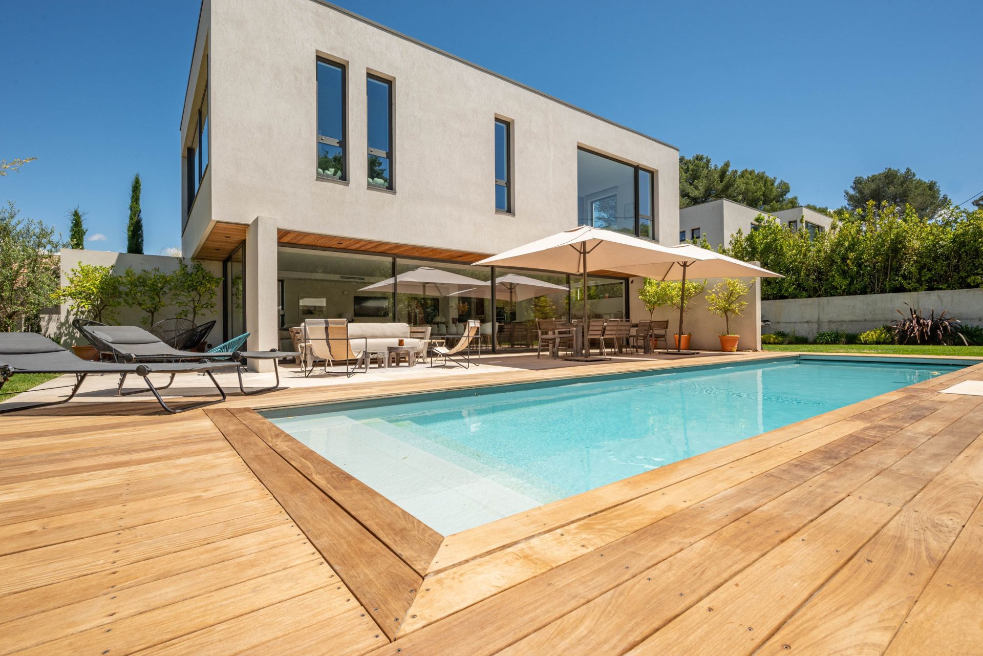house 7 Rooms for sale on AIX EN PROVENCE (13100)