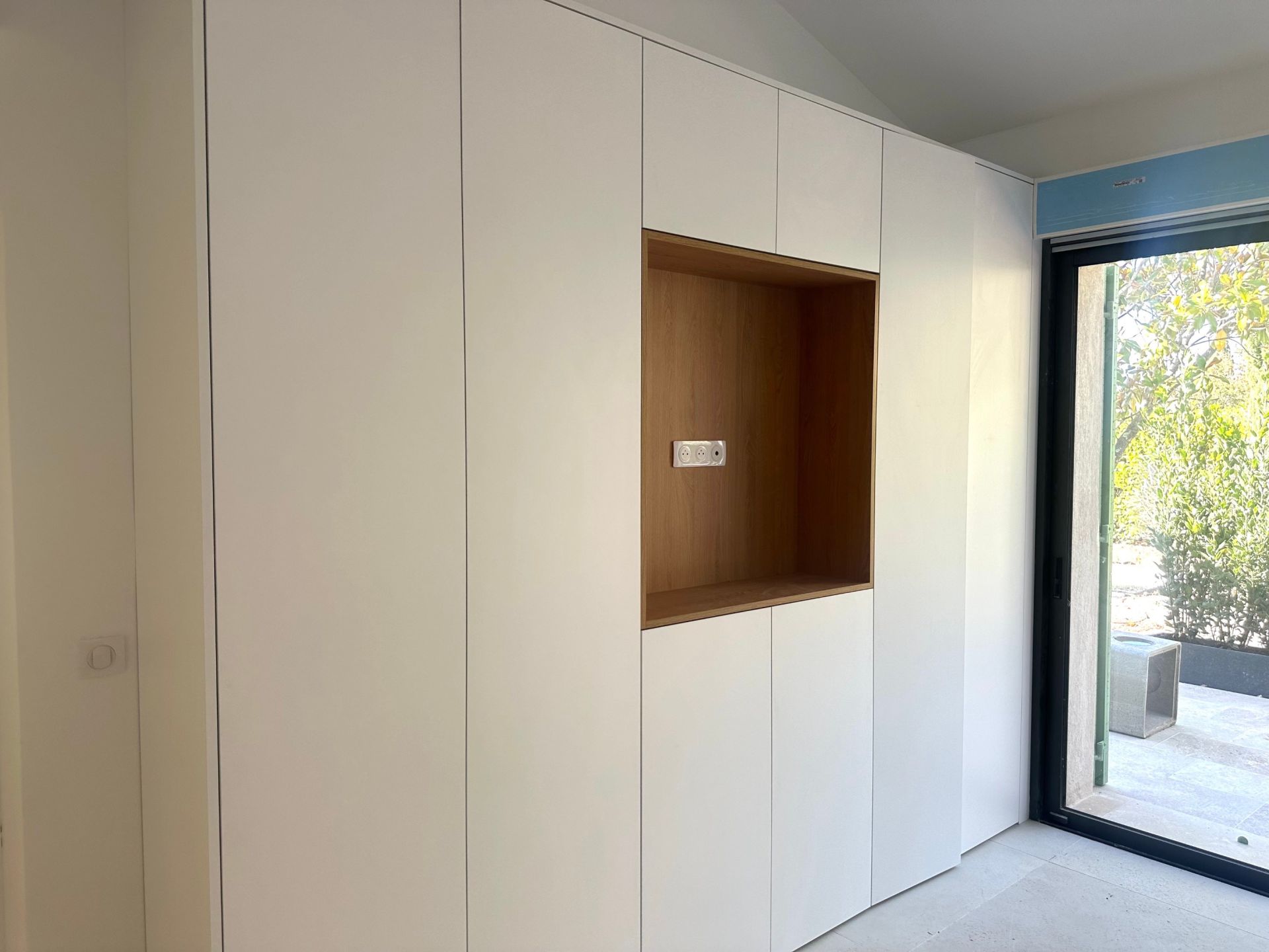 house 5 Rooms for sale on EGUILLES (13510)